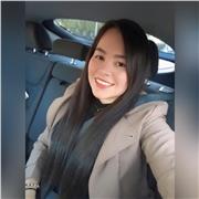 Profesional en Administración de Empresas con formación en herramientas ofimáticas.